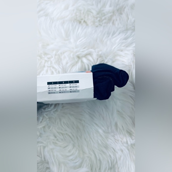 New Hue women’s SUPER OPAQUE TIGHTS
NON-CONTROL TOP 3 blue legging pantyhose 🎁 - Picture 4 of 6